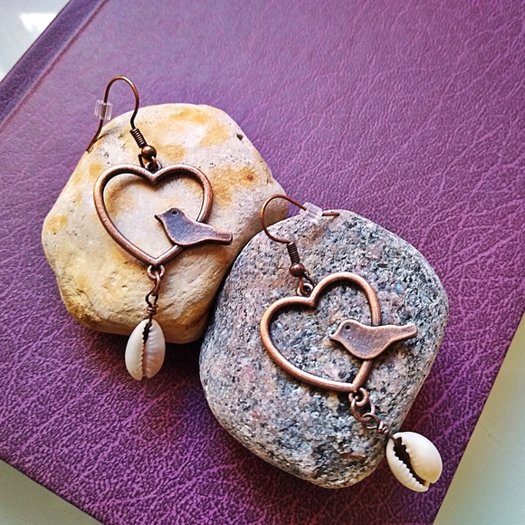 Jewelry - 🐞2/$20 Birds in my Heart Earrings